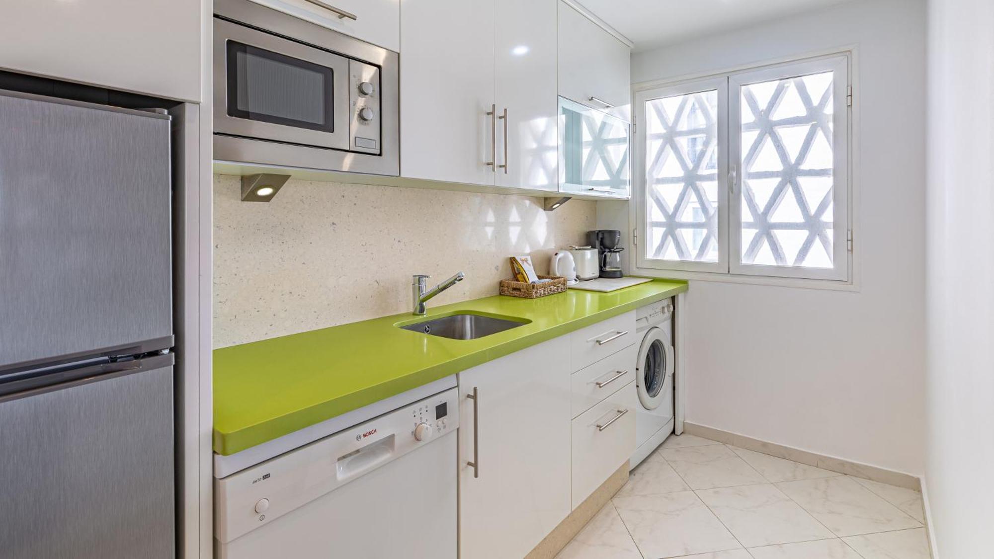 Vacation Marbella I Sea Views, 24-7 Security, Parking, Walk To Everything In Luxurious Puerto Banus Exteriör bild